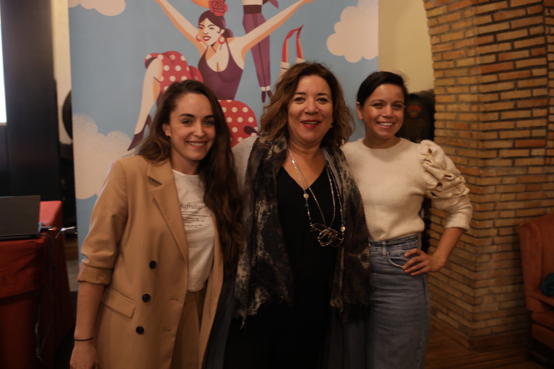 Baile de mujer y entrega de premios en la cuarta jornada del Festival de Jerez